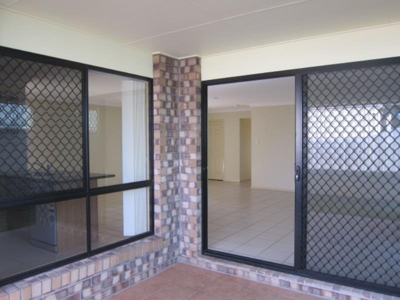 15 Oak Leaf Street, Springfield Lakes QLD 4300