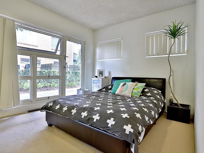 3/264 Kingsford Smith Drive, Hamilton QLD 4007