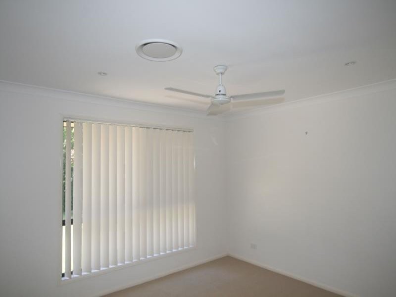 27 Franzin Drive, Cashmere QLD 4500