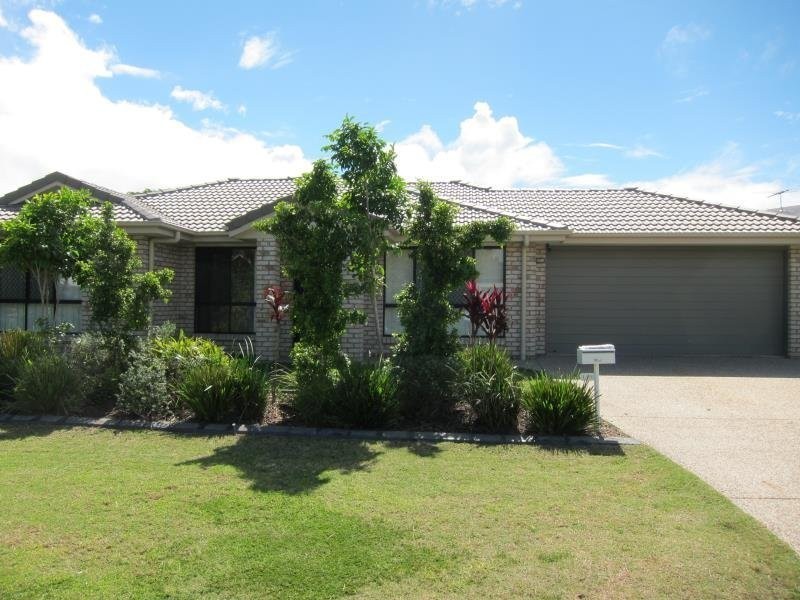 2/18 Kimbolton Drive, Redland Bay QLD 4165