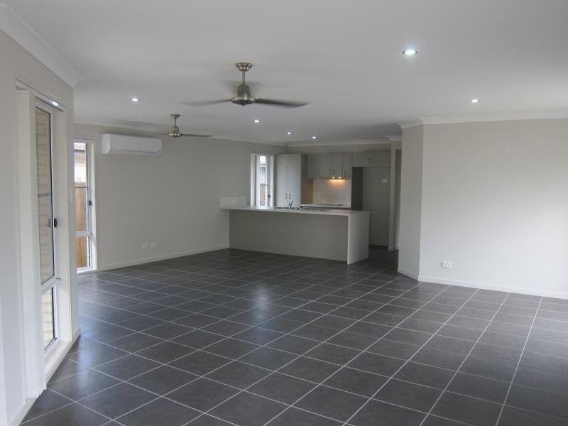 10 Wongabel Close, Waterford QLD 4133