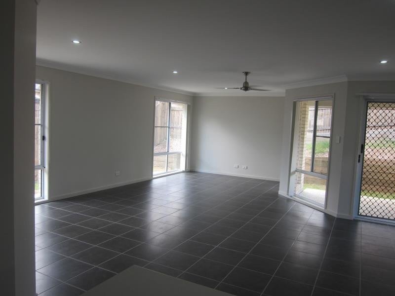 10 Wongabel Close, Waterford QLD 4133