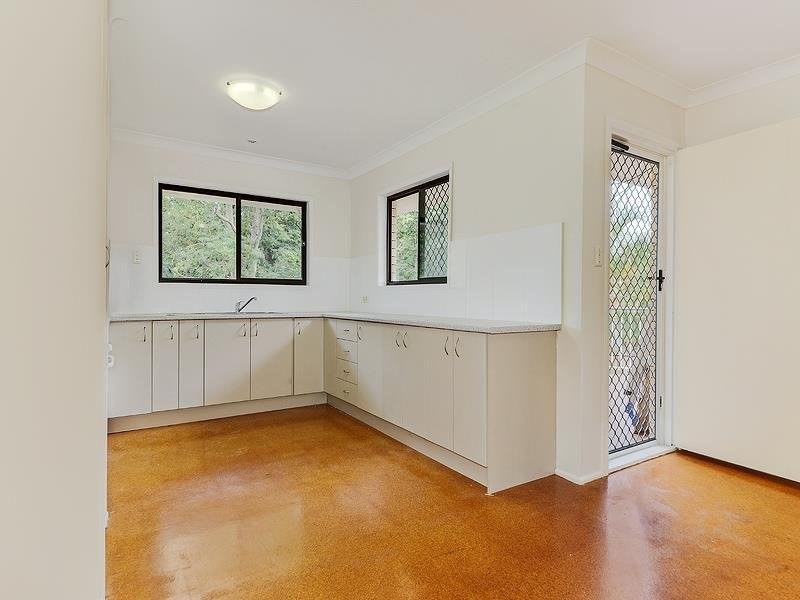 16 Avon Crescent, Albany Creek QLD 4035