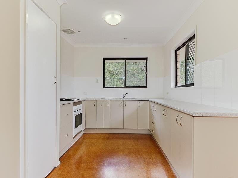 16 Avon Crescent, Albany Creek QLD 4035