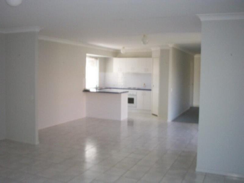 3 David Close, Scarborough QLD 4020