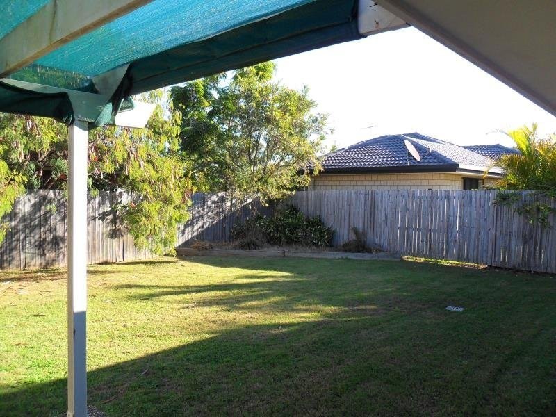 3 David Close, Scarborough QLD 4020