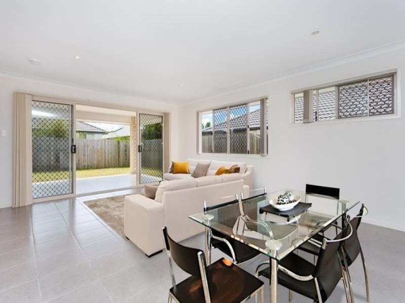 14 Highcliff Crescent, North Lakes QLD 4509