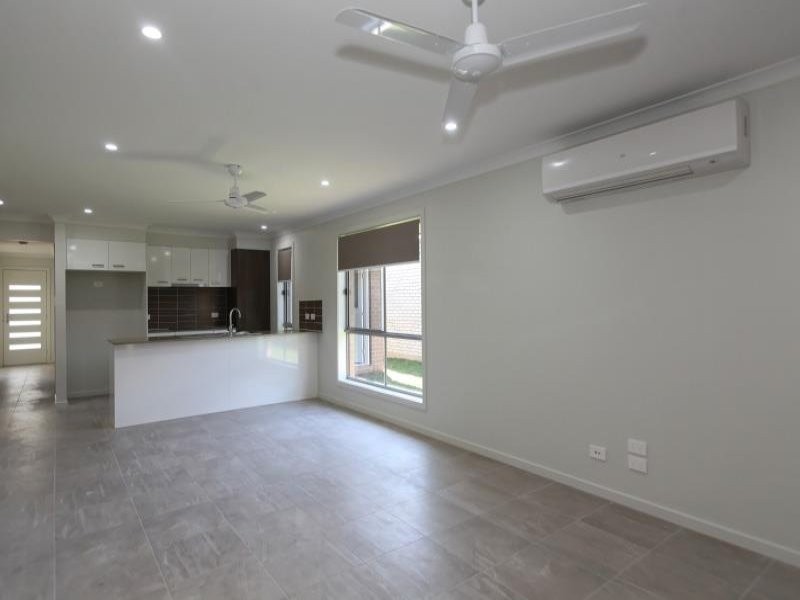 33 Denham Crescent, Willow Vale QLD 4209