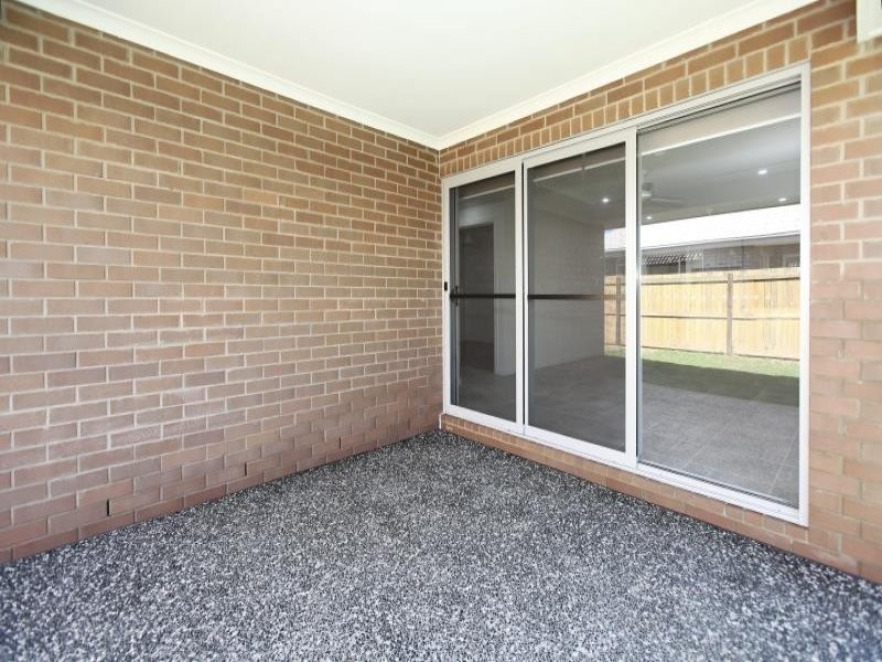 33 Denham Crescent, Willow Vale QLD 4209
