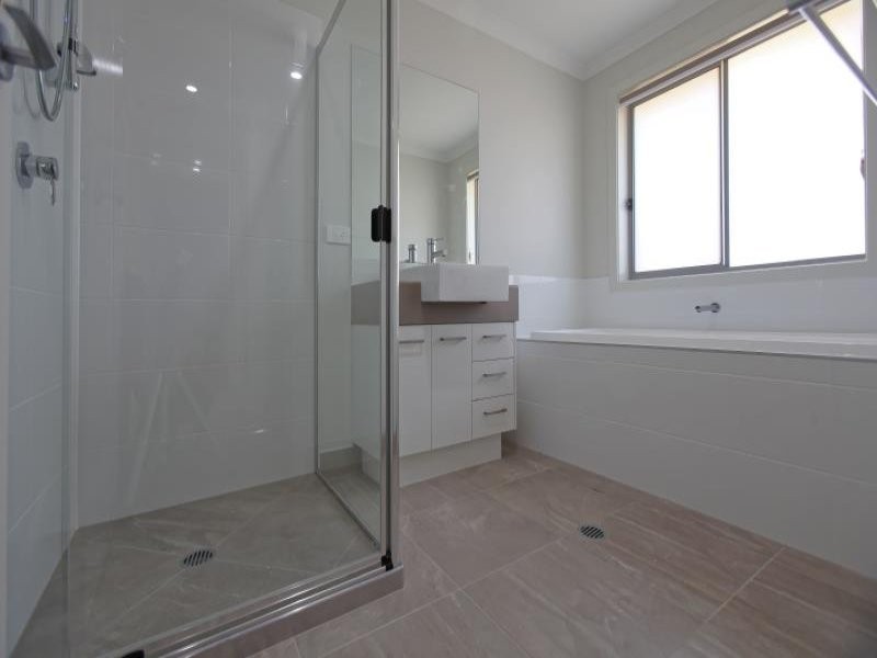 33 Denham Crescent, Willow Vale QLD 4209