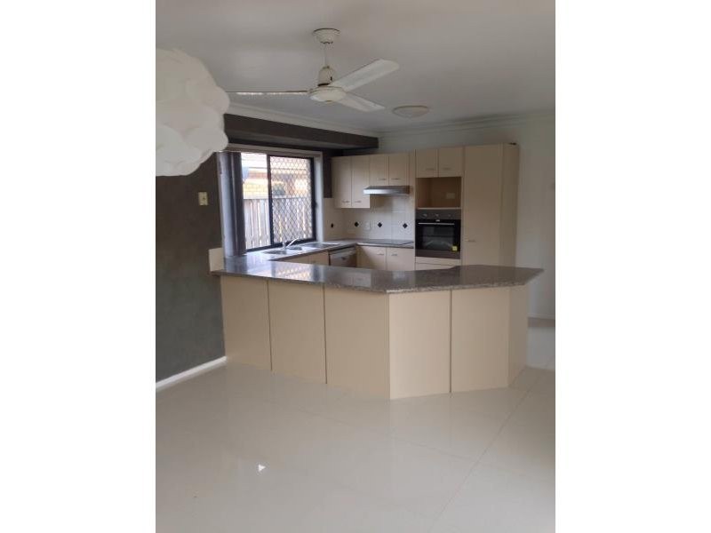 17 Groves Crescent, Boondall QLD 4034