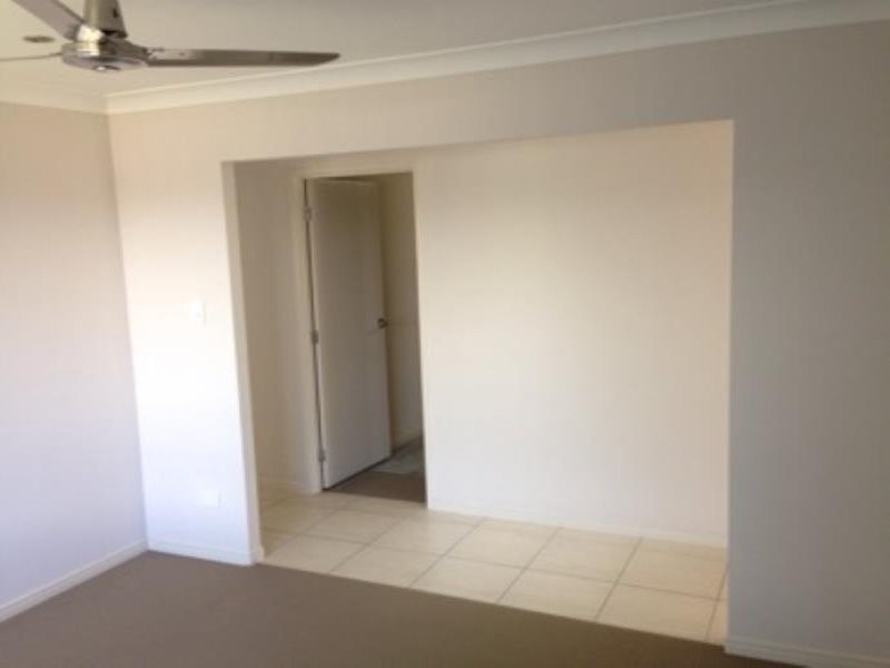 16 Samuel Court, Yamanto QLD 4305