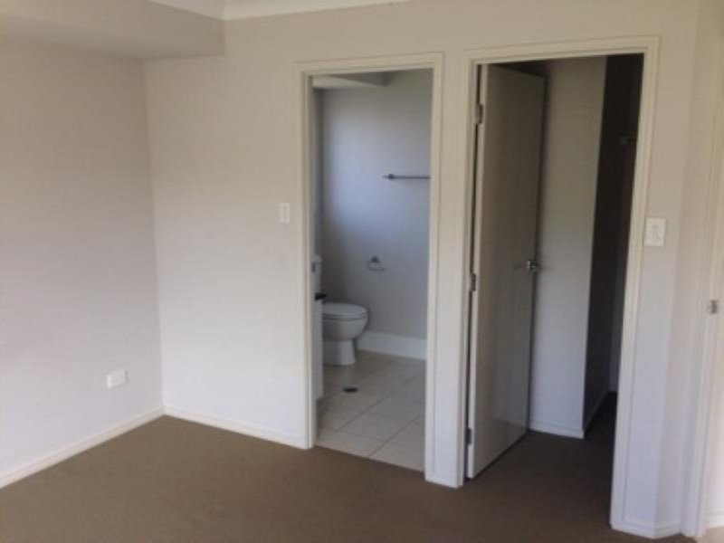 16 Samuel Court, Yamanto QLD 4305