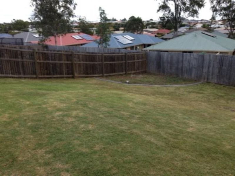 16 Samuel Court, Yamanto QLD 4305