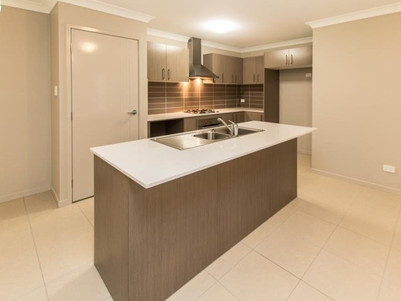 4 Macaw Place, Dakabin QLD 4503