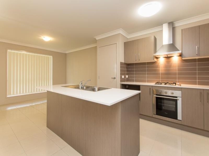 4 Macaw Place, Dakabin QLD 4503