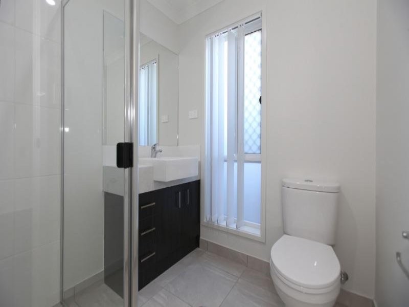 2/14 McKinlay Drive, Redbank Plains QLD 4301