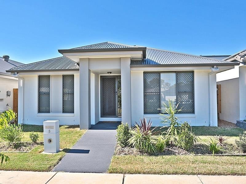 5 Montebello Parkway, Fitzgibbon QLD 4018