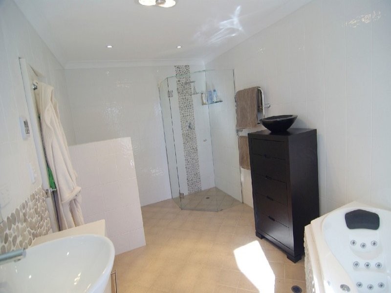 4 Deepdene Avenue, Bellevue Heights SA 5050