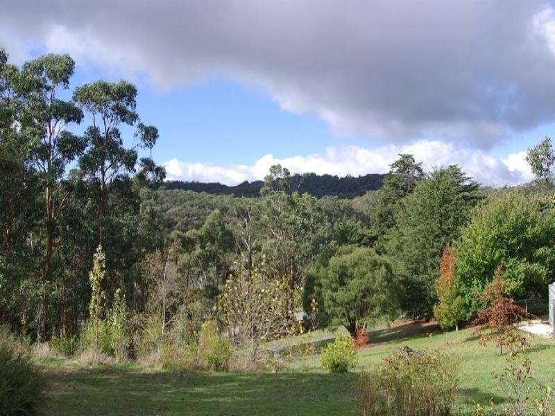 10 Emmett Road, Crafers West SA 5152