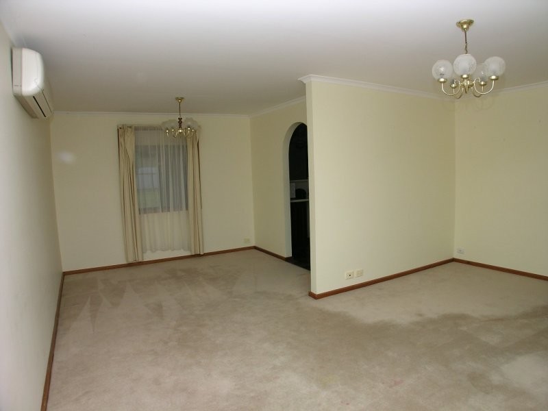 15 Deborah Road, Aberfoyle Park SA 5159