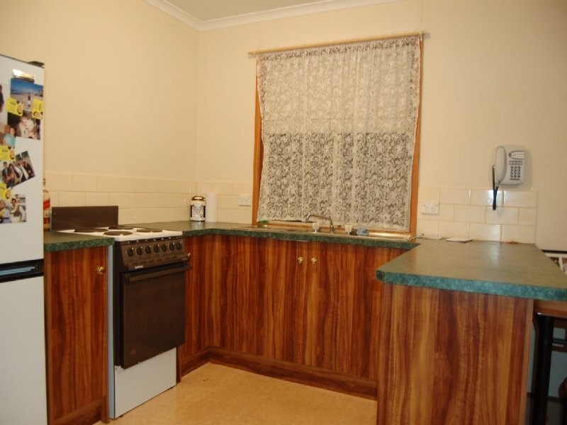 2/37 Agnes Street, Clare SA 5453