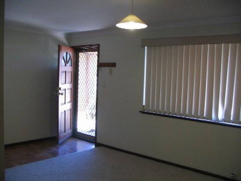 27 Chisham Avenue, Parmelia WA 6167