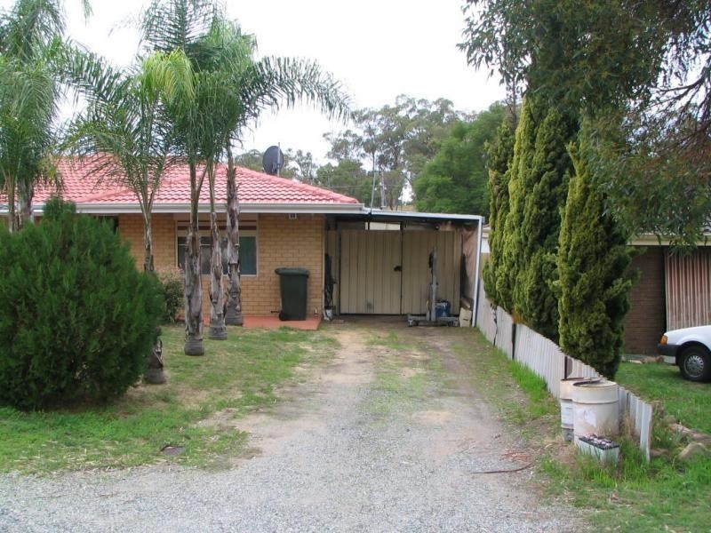 11 Cimbor Way, Parmelia WA 6167