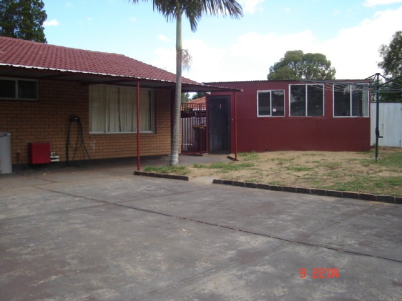 16 Pedder Way, Parmelia WA 6167
