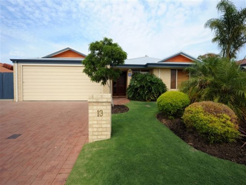 13 Holyrood Close, Orelia WA 6167