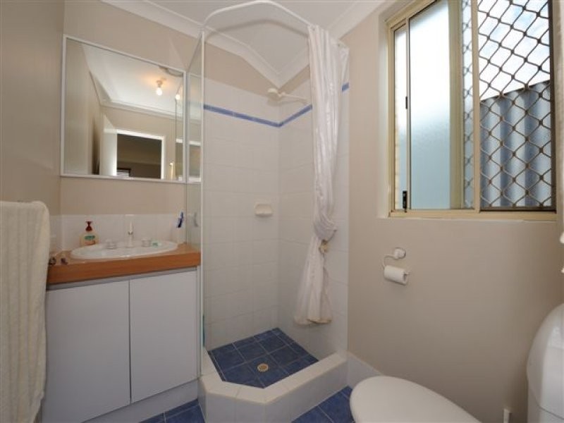13 Holyrood Close, Orelia WA 6167