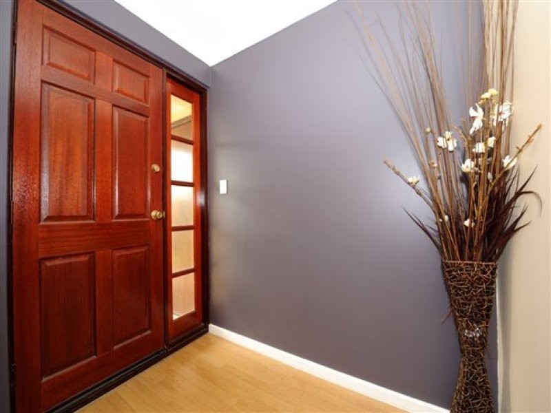 13 Holyrood Close, Orelia WA 6167