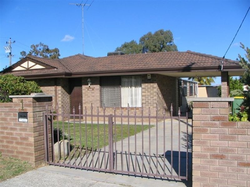 1 Youngs Place, Parmelia WA 6167