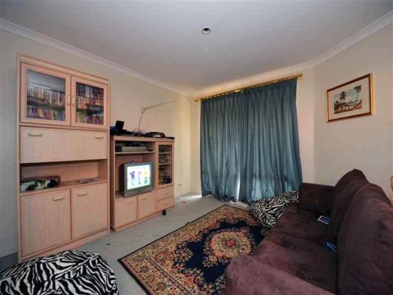 32 Roscommon Cres, Orelia WA 6167