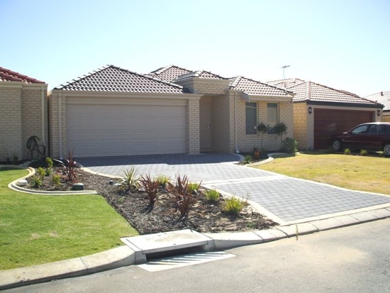 13 Bampton Road, Orelia WA 6167