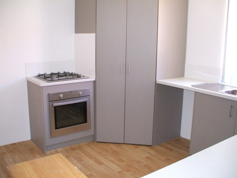 13 Bampton Road, Orelia WA 6167