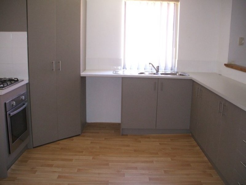 13 Bampton Road, Orelia WA 6167