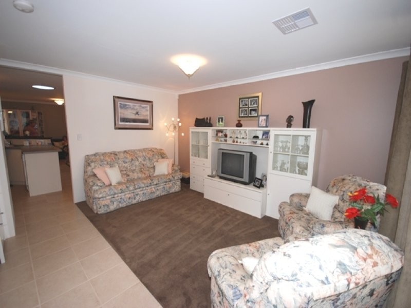 12 Gorman Place, Calista WA 6167