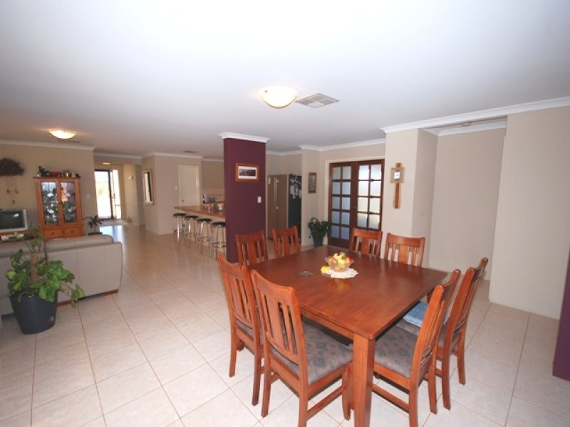 1 BANGOR WAY, Orelia WA 6167