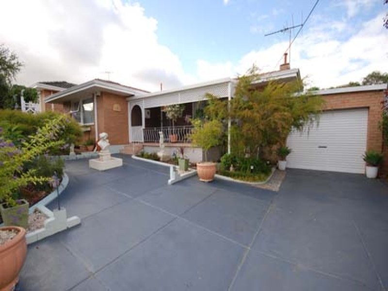21 Richard Place, Orelia WA 6167