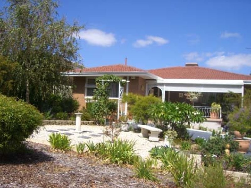 21 Richard Place, Orelia WA 6167