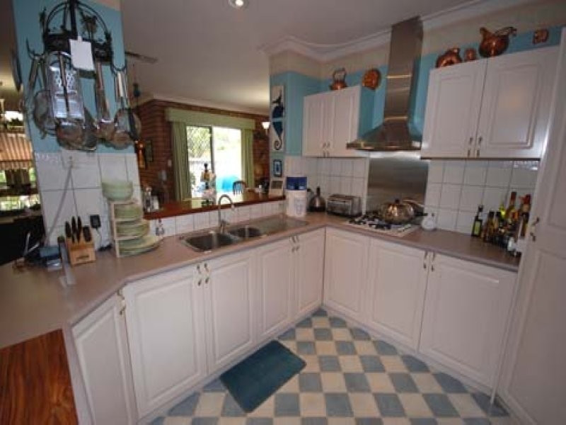 21 Richard Place, Orelia WA 6167