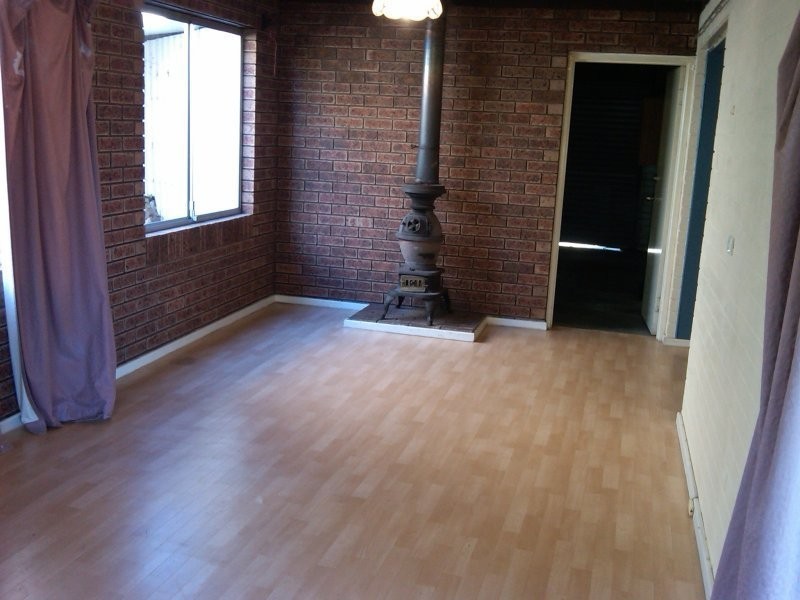 2 Tanson Road, Parmelia WA 6167