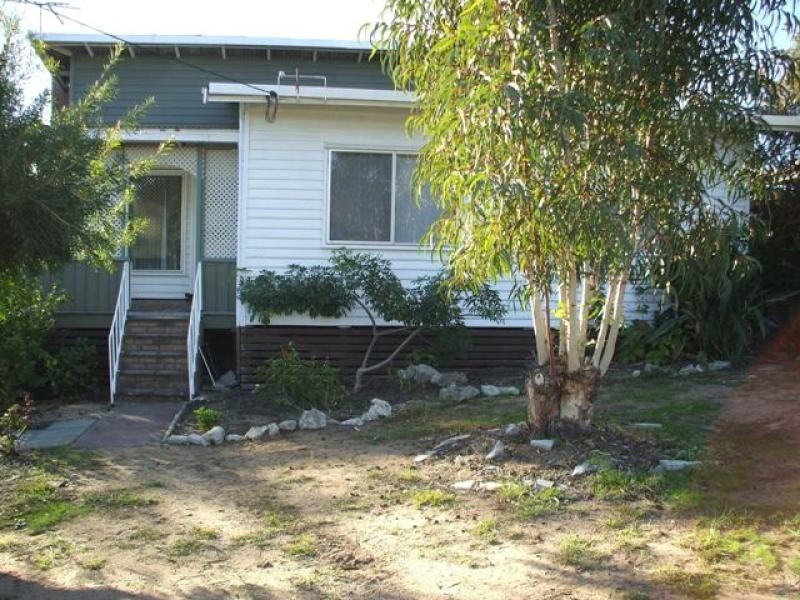 50 Clint Way, Calista WA 6167