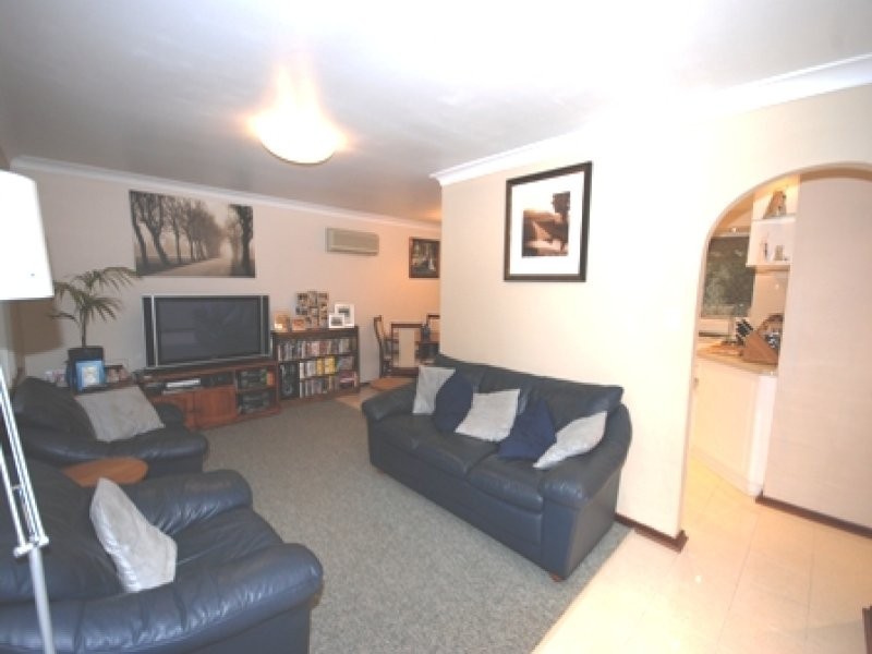 27 Chisham Avenue, Parmelia WA 6167