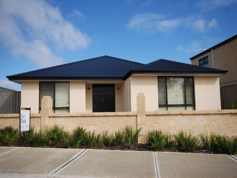 305 Lambeth Circle, Wellard WA 6170