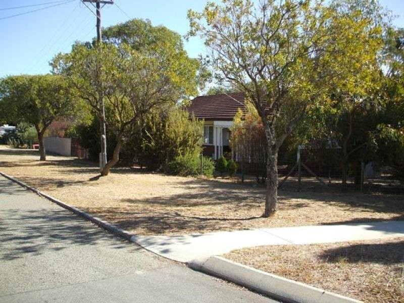 4 Munday Way, Medina WA 6167