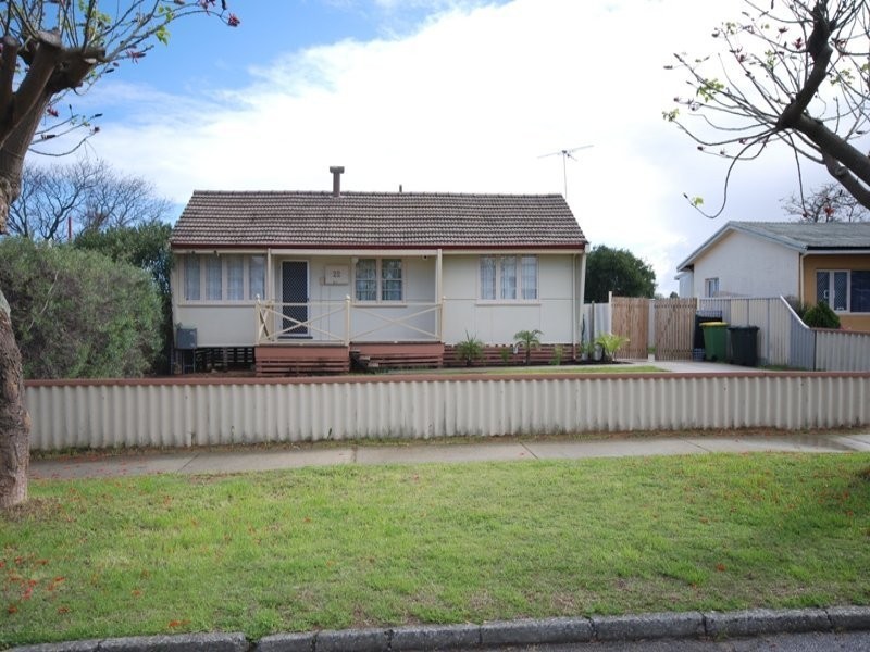 22 Kenton Way, Calista WA 6167