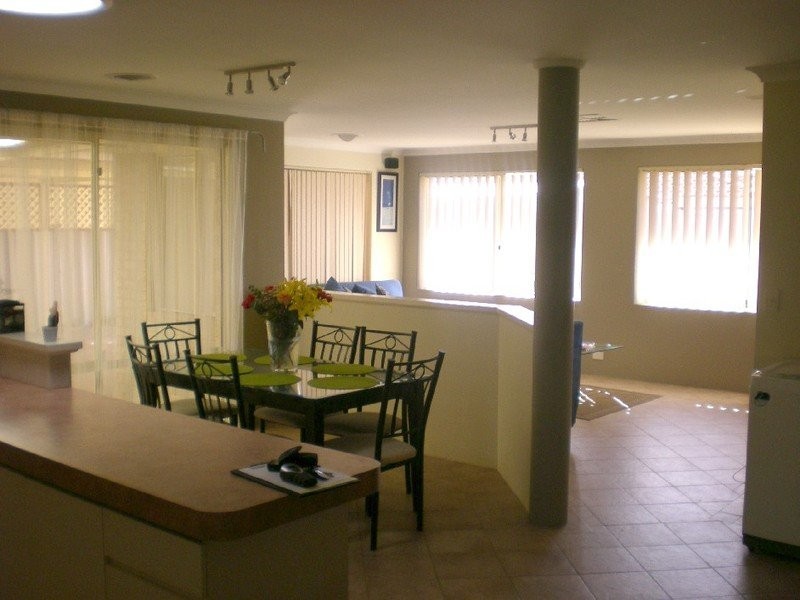 5 Gilling Place, Orelia WA 6167