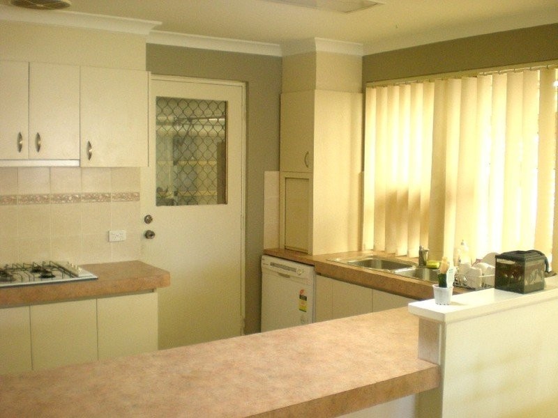 5 Gilling Place, Orelia WA 6167